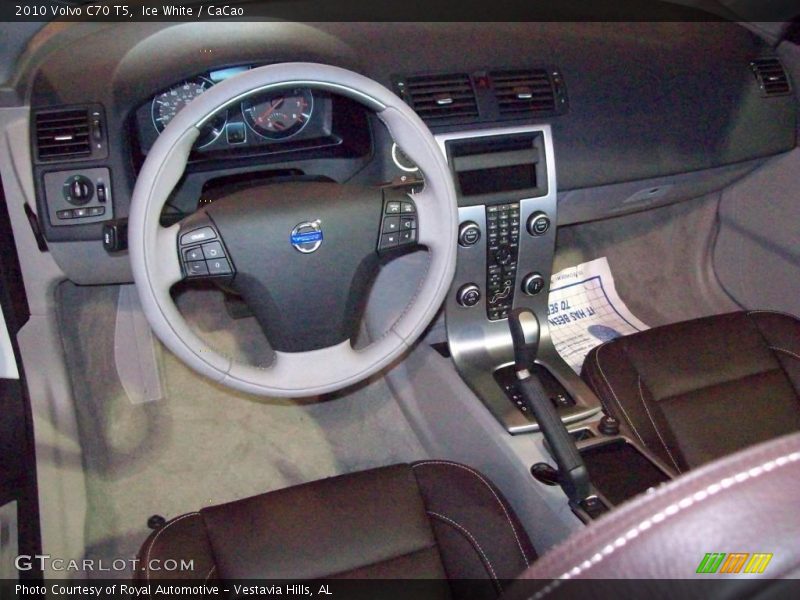 Ice White / CaCao 2010 Volvo C70 T5