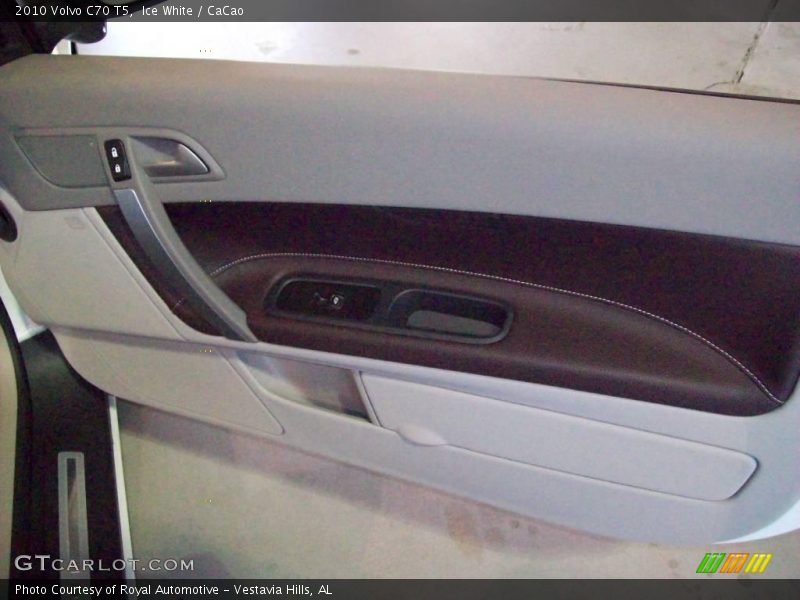 Ice White / CaCao 2010 Volvo C70 T5