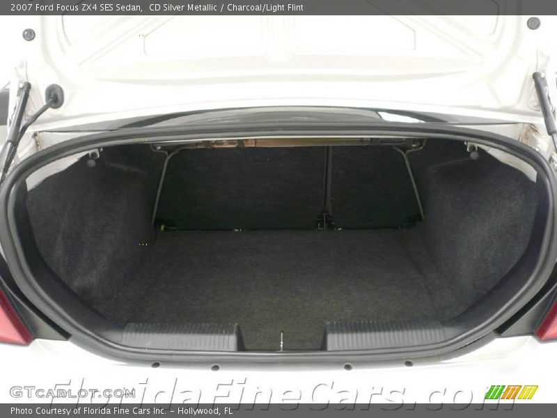 CD Silver Metallic / Charcoal/Light Flint 2007 Ford Focus ZX4 SES Sedan