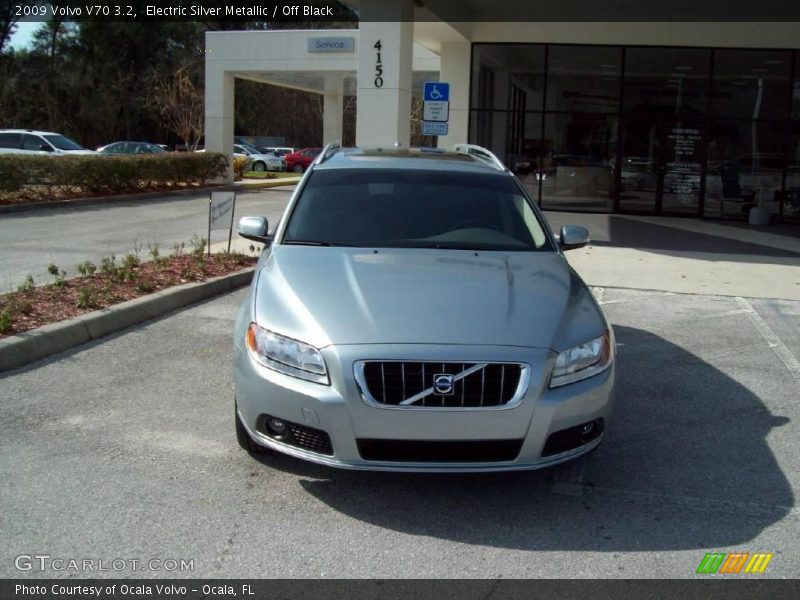 Electric Silver Metallic / Off Black 2009 Volvo V70 3.2