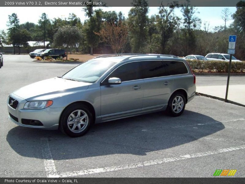 Electric Silver Metallic / Off Black 2009 Volvo V70 3.2