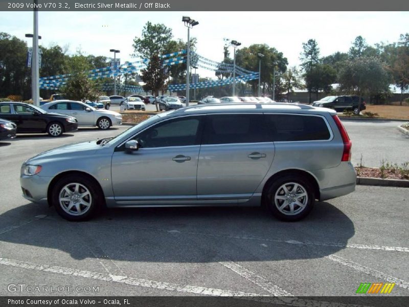 Electric Silver Metallic / Off Black 2009 Volvo V70 3.2