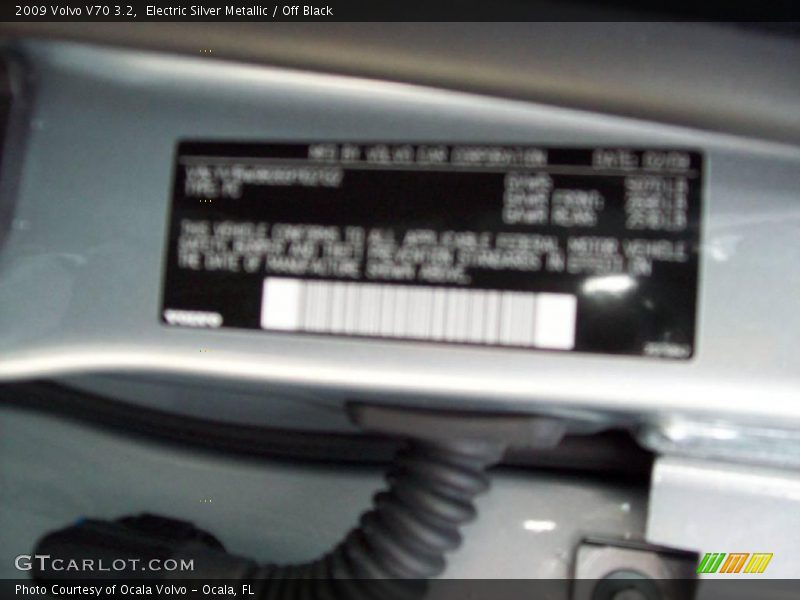 Electric Silver Metallic / Off Black 2009 Volvo V70 3.2