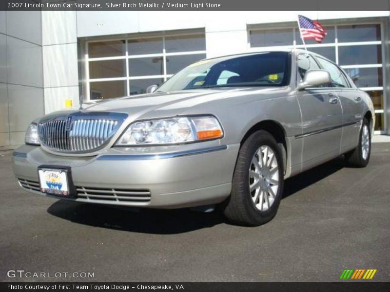 Silver Birch Metallic / Medium Light Stone 2007 Lincoln Town Car Signature