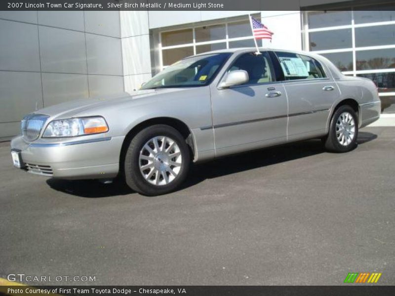 Silver Birch Metallic / Medium Light Stone 2007 Lincoln Town Car Signature