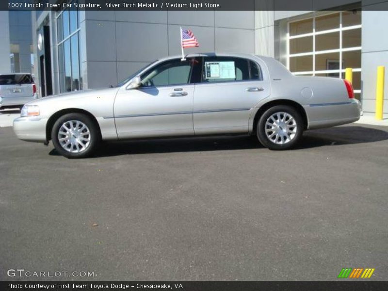 Silver Birch Metallic / Medium Light Stone 2007 Lincoln Town Car Signature