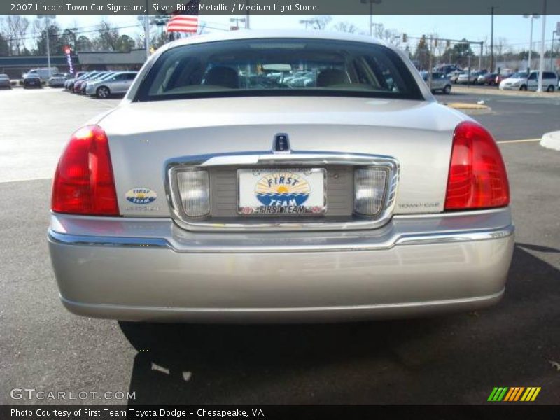 Silver Birch Metallic / Medium Light Stone 2007 Lincoln Town Car Signature