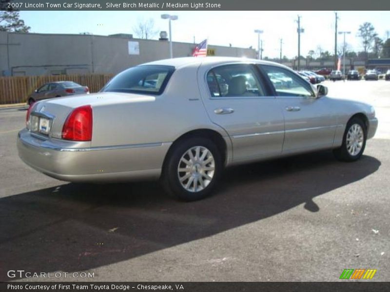 Silver Birch Metallic / Medium Light Stone 2007 Lincoln Town Car Signature