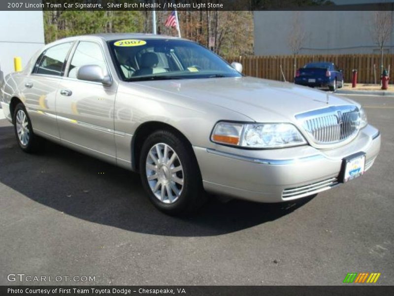 Silver Birch Metallic / Medium Light Stone 2007 Lincoln Town Car Signature