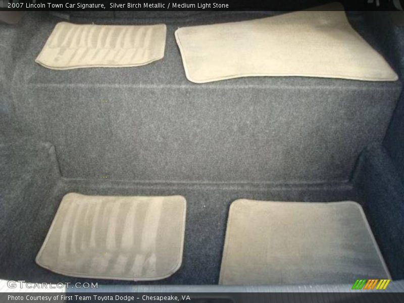 Silver Birch Metallic / Medium Light Stone 2007 Lincoln Town Car Signature
