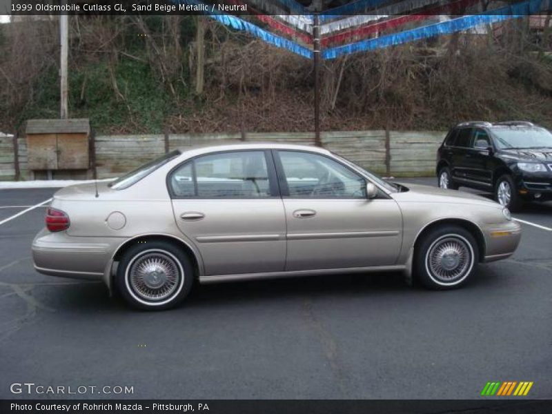 Sand Beige Metallic / Neutral 1999 Oldsmobile Cutlass GL