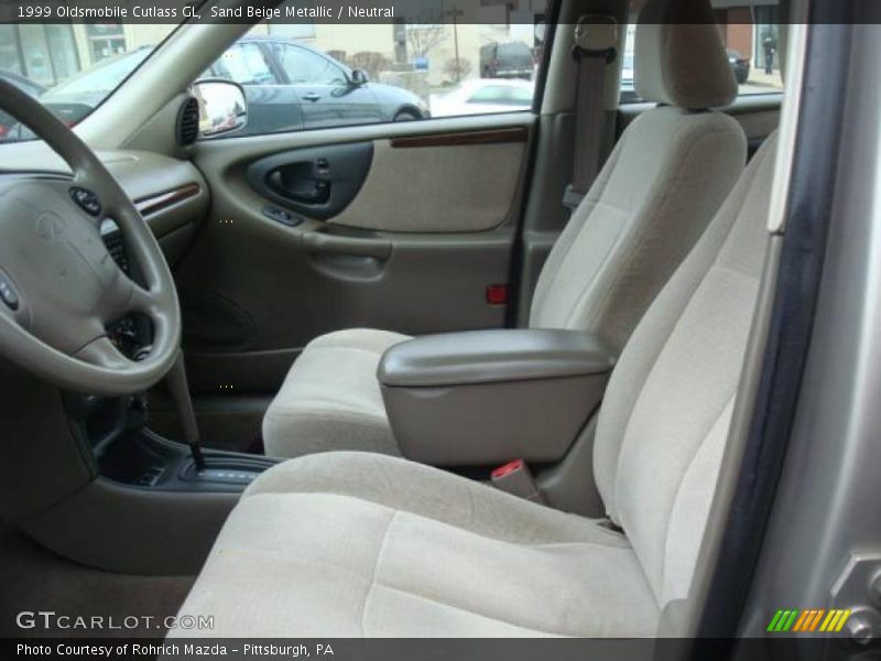 Sand Beige Metallic / Neutral 1999 Oldsmobile Cutlass GL