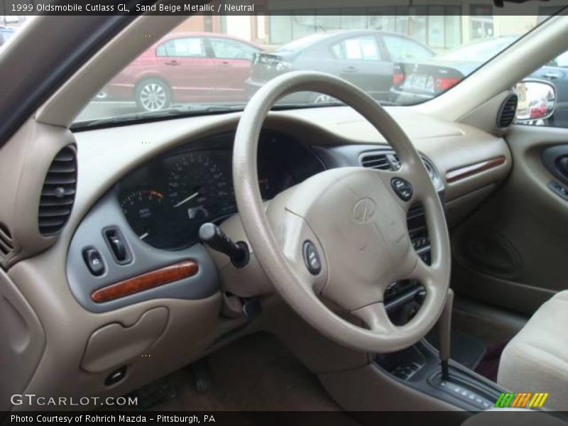 Sand Beige Metallic / Neutral 1999 Oldsmobile Cutlass GL