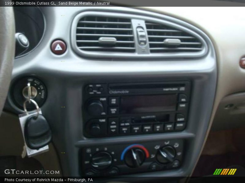 Sand Beige Metallic / Neutral 1999 Oldsmobile Cutlass GL