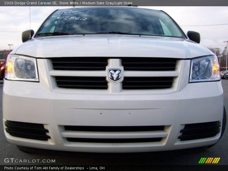 Stone White / Medium Slate Gray/Light Shale 2009 Dodge Grand Caravan SE
