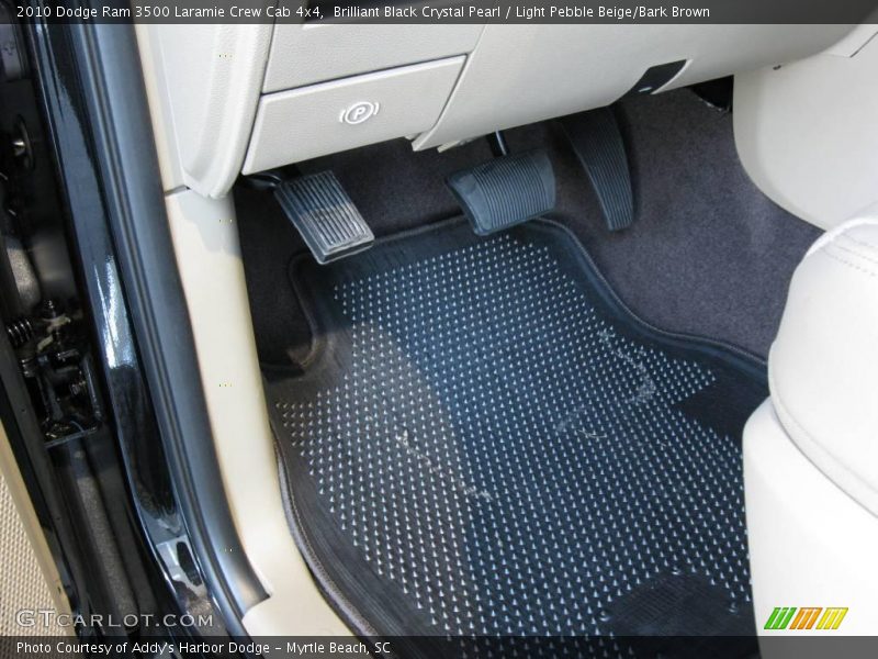 Brilliant Black Crystal Pearl / Light Pebble Beige/Bark Brown 2010 Dodge Ram 3500 Laramie Crew Cab 4x4