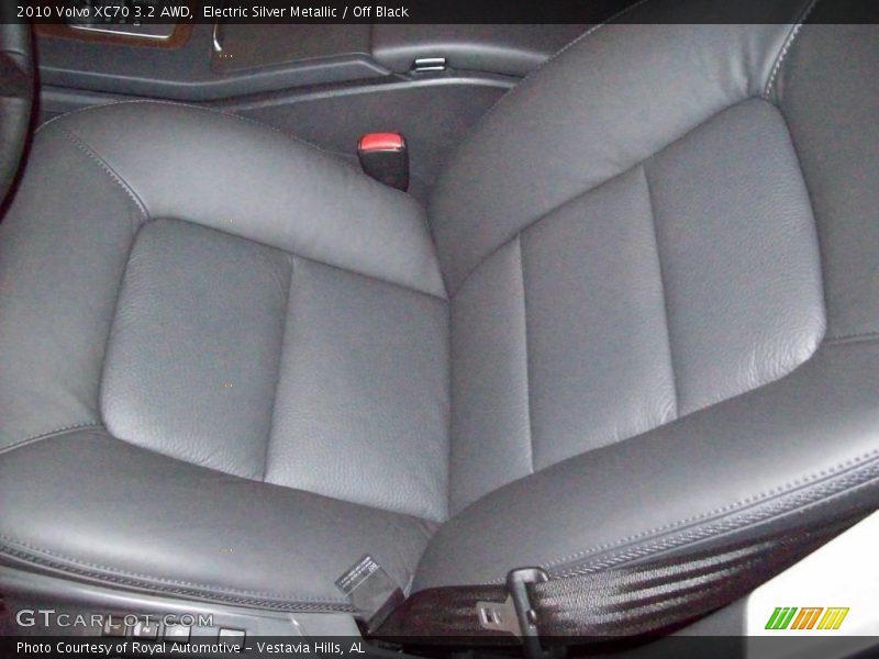 Electric Silver Metallic / Off Black 2010 Volvo XC70 3.2 AWD