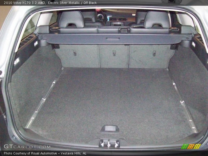 Electric Silver Metallic / Off Black 2010 Volvo XC70 3.2 AWD