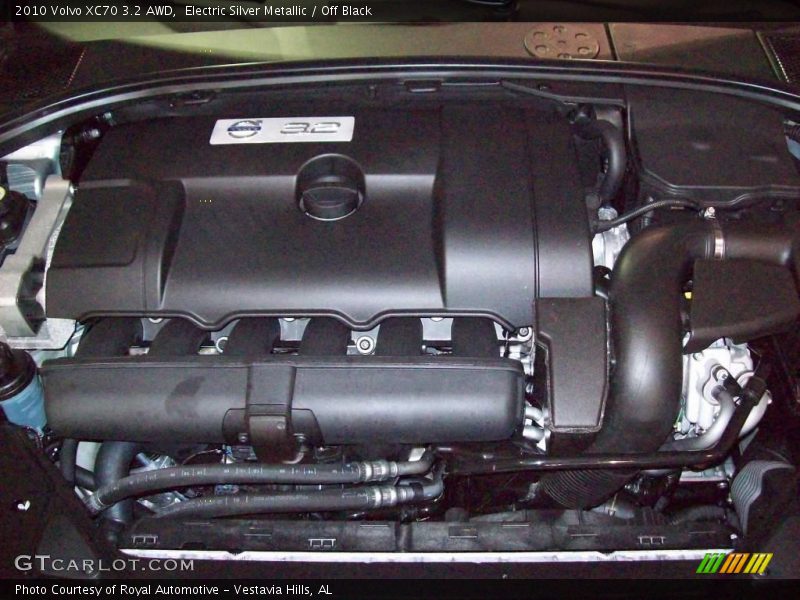 Electric Silver Metallic / Off Black 2010 Volvo XC70 3.2 AWD
