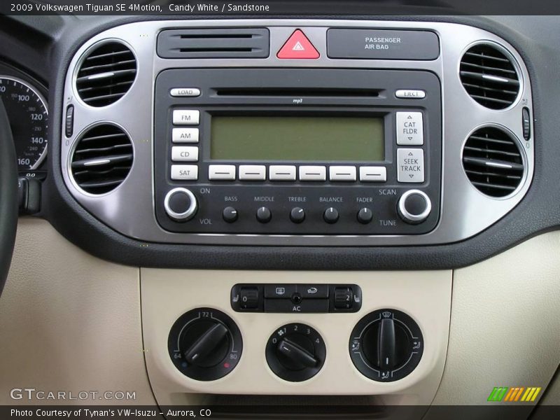 Candy White / Sandstone 2009 Volkswagen Tiguan SE 4Motion