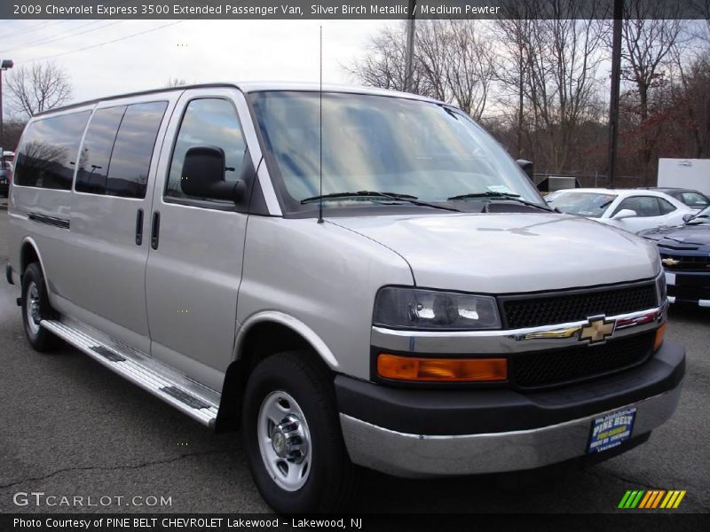 Silver Birch Metallic / Medium Pewter 2009 Chevrolet Express 3500 Extended Passenger Van