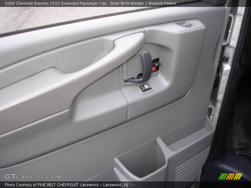 Silver Birch Metallic / Medium Pewter 2009 Chevrolet Express 3500 Extended Passenger Van