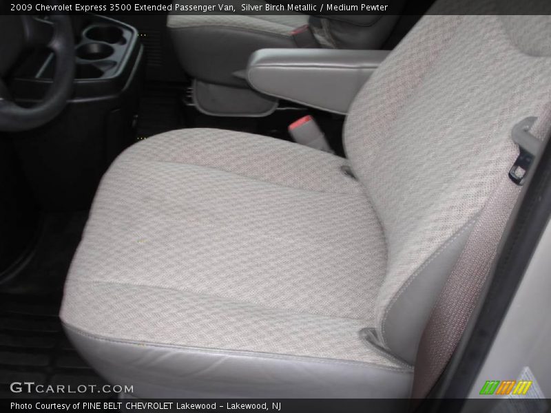 Silver Birch Metallic / Medium Pewter 2009 Chevrolet Express 3500 Extended Passenger Van