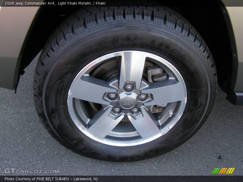 Light Khaki Metallic / Khaki 2006 Jeep Commander 4x4