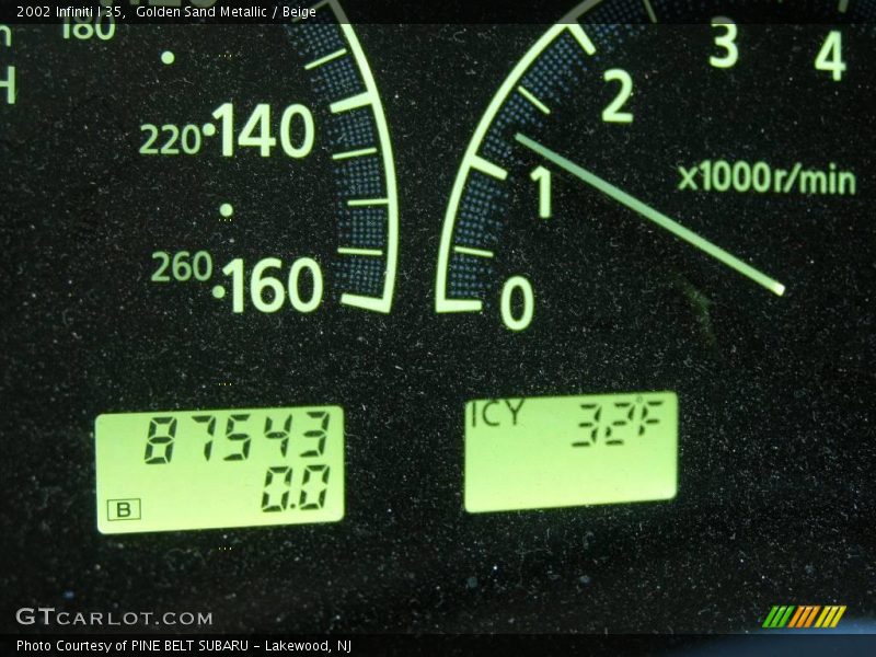 Golden Sand Metallic / Beige 2002 Infiniti I 35