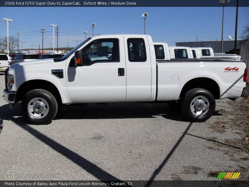 Oxford White / Medium Stone 2009 Ford F250 Super Duty XL SuperCab