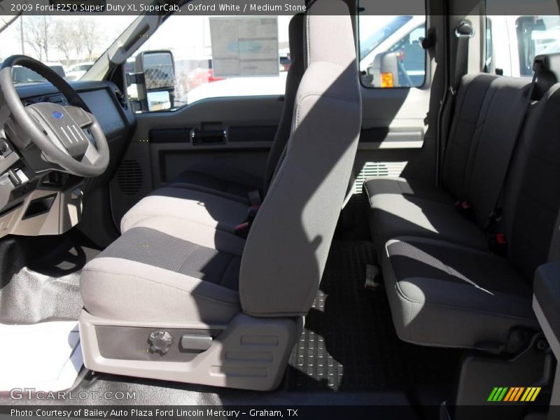 Oxford White / Medium Stone 2009 Ford F250 Super Duty XL SuperCab