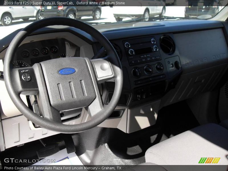Oxford White / Medium Stone 2009 Ford F250 Super Duty XL SuperCab