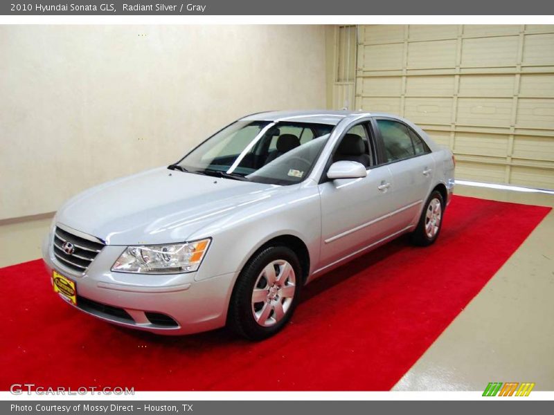 Radiant Silver / Gray 2010 Hyundai Sonata GLS