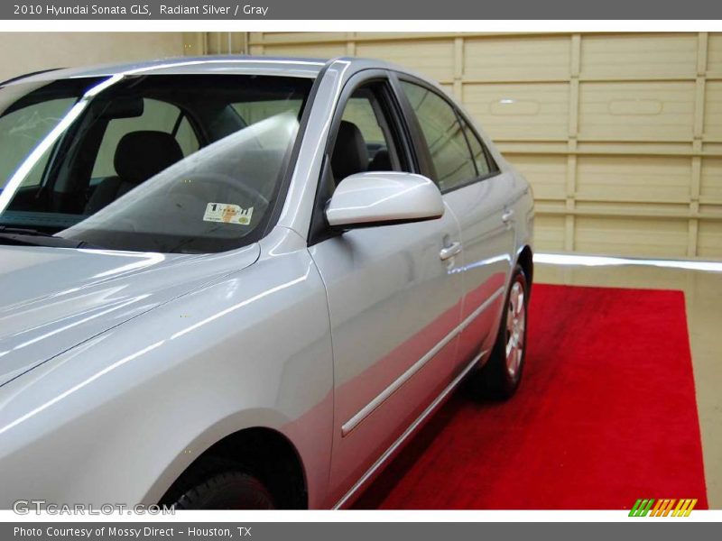 Radiant Silver / Gray 2010 Hyundai Sonata GLS