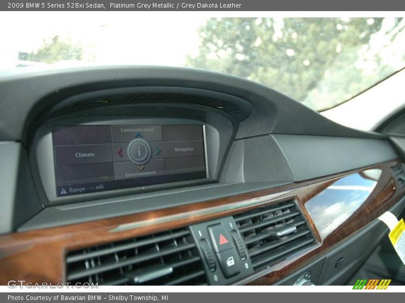 Platinum Grey Metallic / Grey Dakota Leather 2009 BMW 5 Series 528xi Sedan