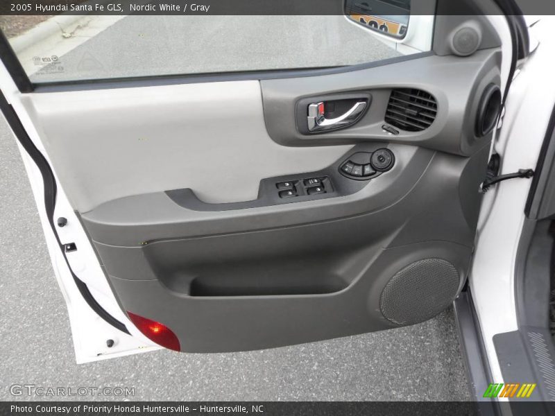 Nordic White / Gray 2005 Hyundai Santa Fe GLS