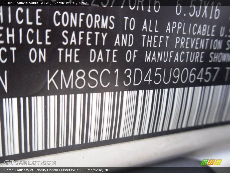 Nordic White / Gray 2005 Hyundai Santa Fe GLS