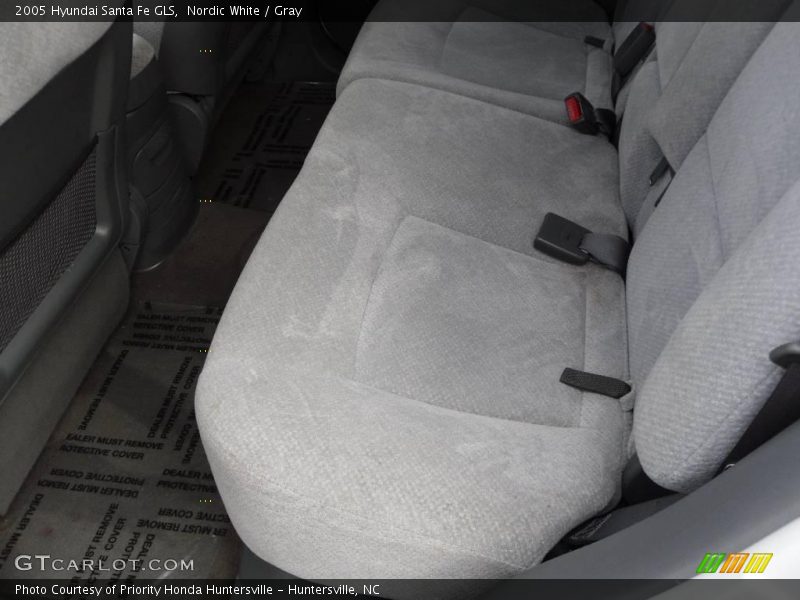 Nordic White / Gray 2005 Hyundai Santa Fe GLS