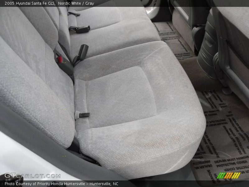 Nordic White / Gray 2005 Hyundai Santa Fe GLS