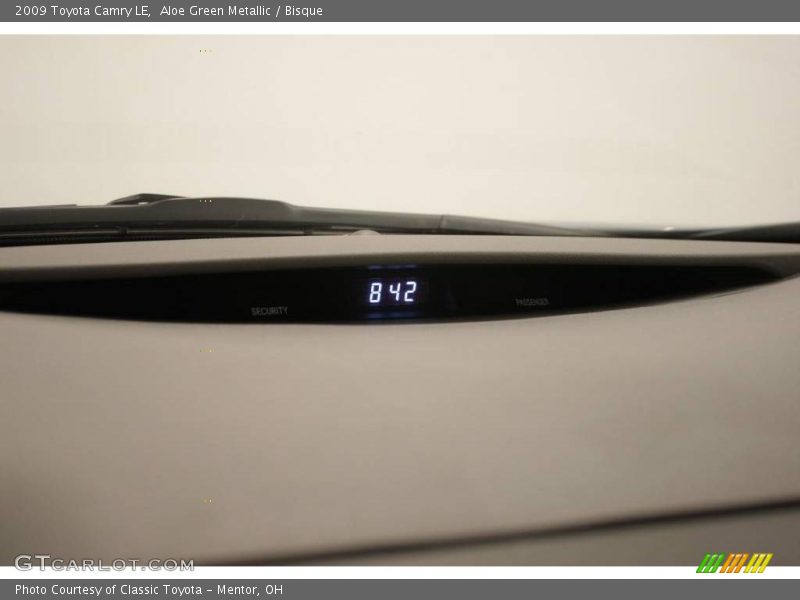Aloe Green Metallic / Bisque 2009 Toyota Camry LE