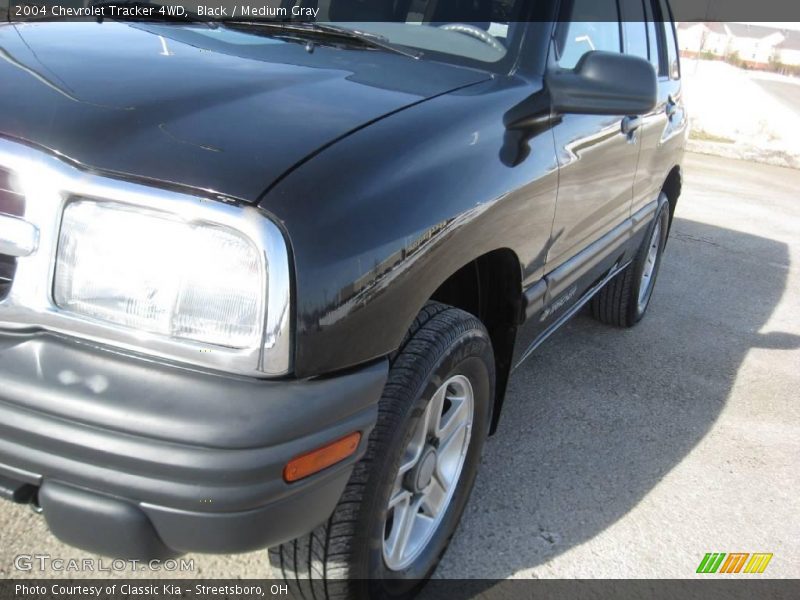 Black / Medium Gray 2004 Chevrolet Tracker 4WD