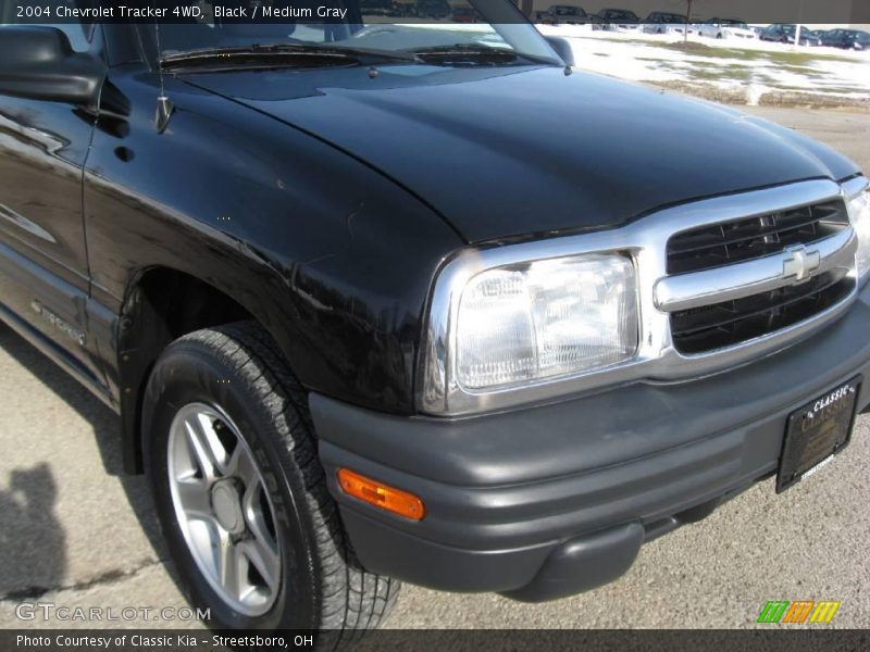 Black / Medium Gray 2004 Chevrolet Tracker 4WD