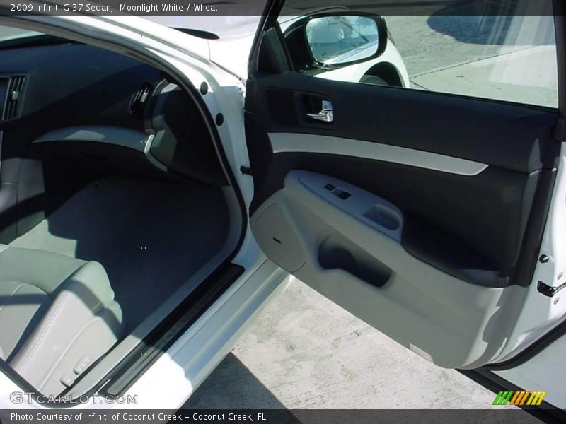 Moonlight White / Wheat 2009 Infiniti G 37 Sedan