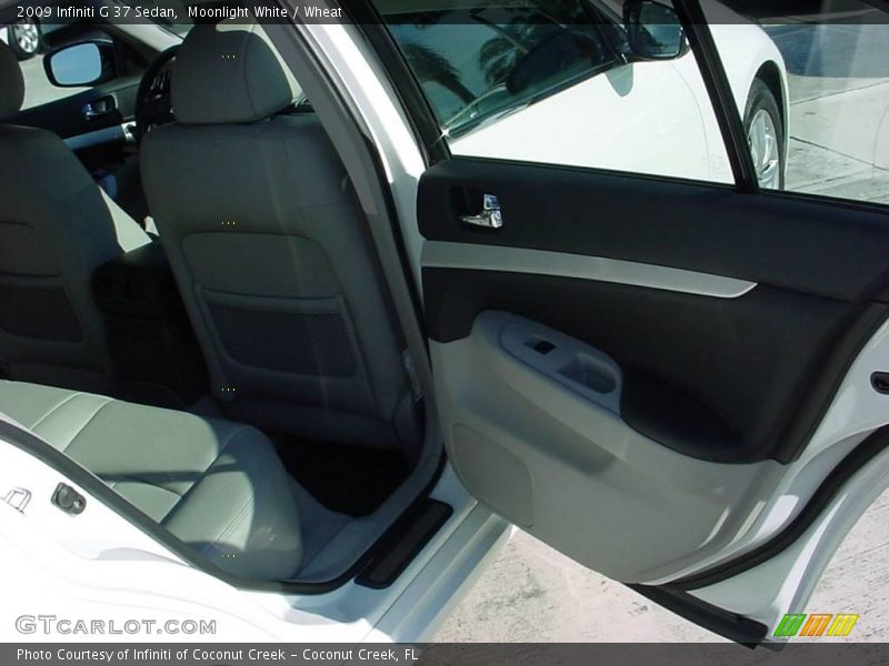 Moonlight White / Wheat 2009 Infiniti G 37 Sedan