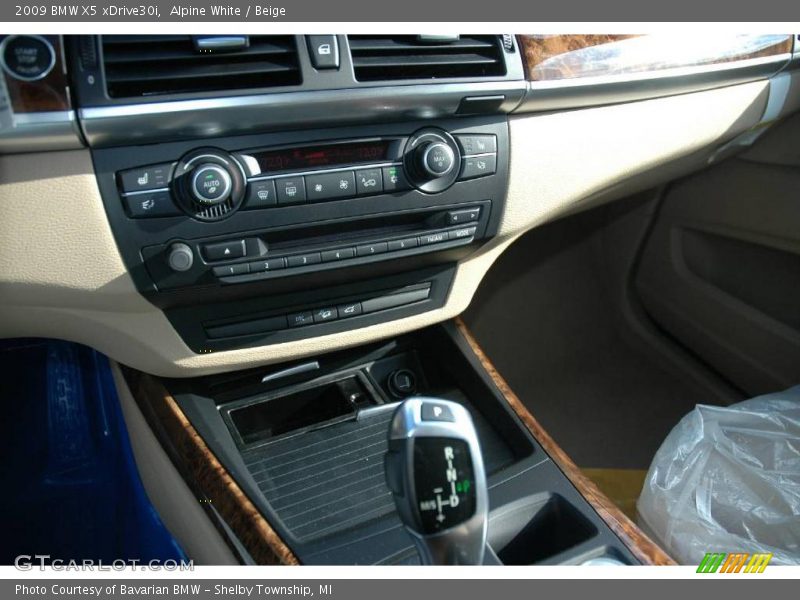 Alpine White / Beige 2009 BMW X5 xDrive30i