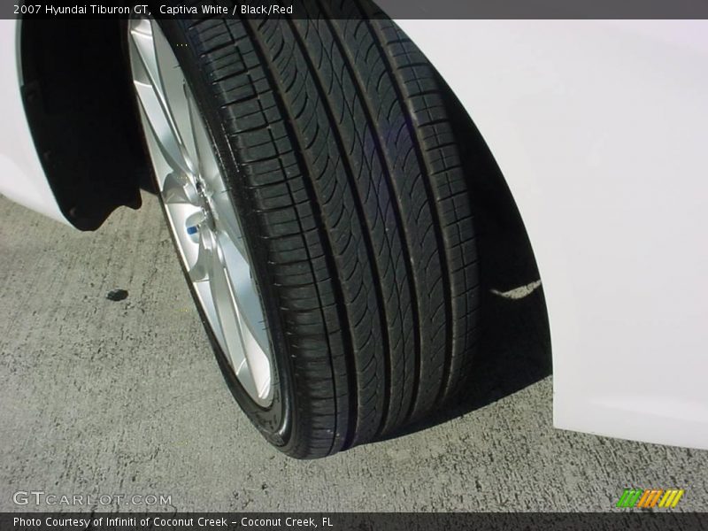 Captiva White / Black/Red 2007 Hyundai Tiburon GT