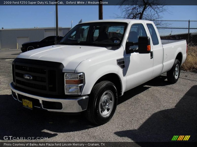 Oxford White / Medium Stone 2009 Ford F250 Super Duty XL SuperCab