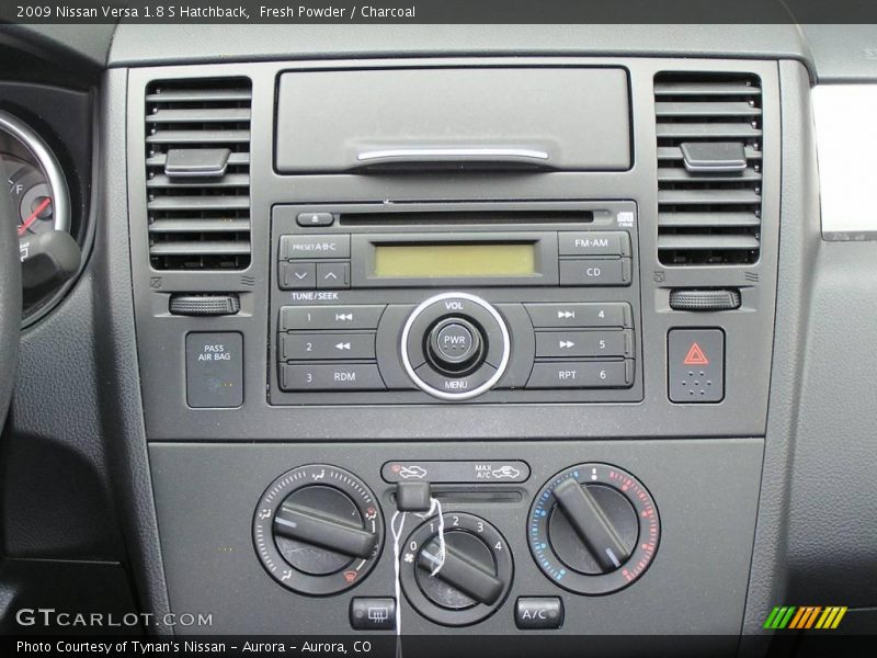 Fresh Powder / Charcoal 2009 Nissan Versa 1.8 S Hatchback