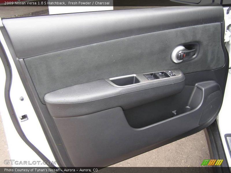 Fresh Powder / Charcoal 2009 Nissan Versa 1.8 S Hatchback