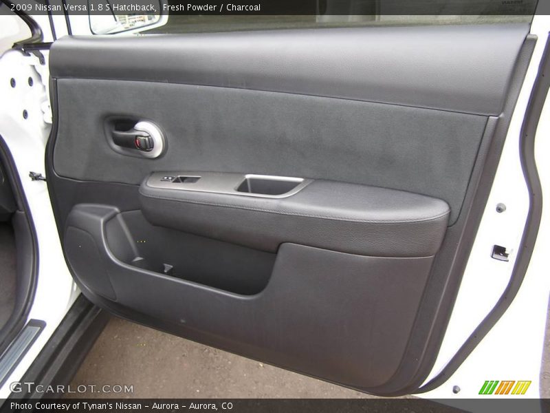 Fresh Powder / Charcoal 2009 Nissan Versa 1.8 S Hatchback